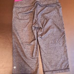Lululemon Loose Fit Capris ☆Size 4☆